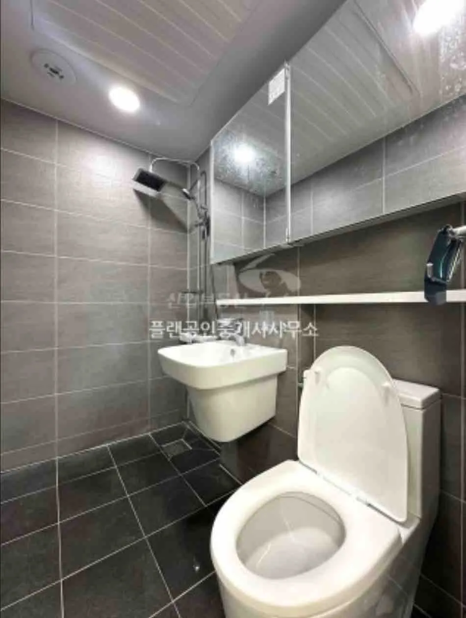 Sale of a Separated-Layout Villa in Gwonseon-gu, Suwon, Gyeonggi-do, 23.12㎡ Exclusive Area photo 8
