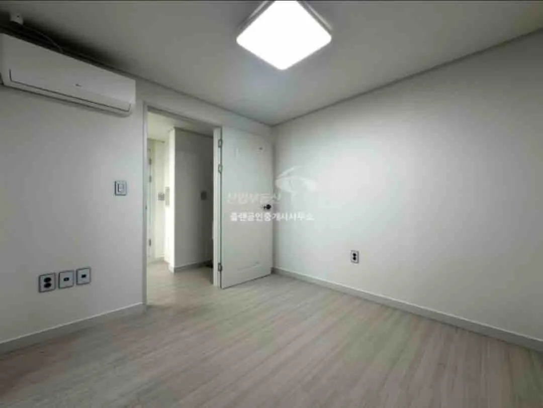 Sale of a Separated-Layout Villa in Gwonseon-gu, Suwon, Gyeonggi-do, 23.12㎡ Exclusive Area photo 4