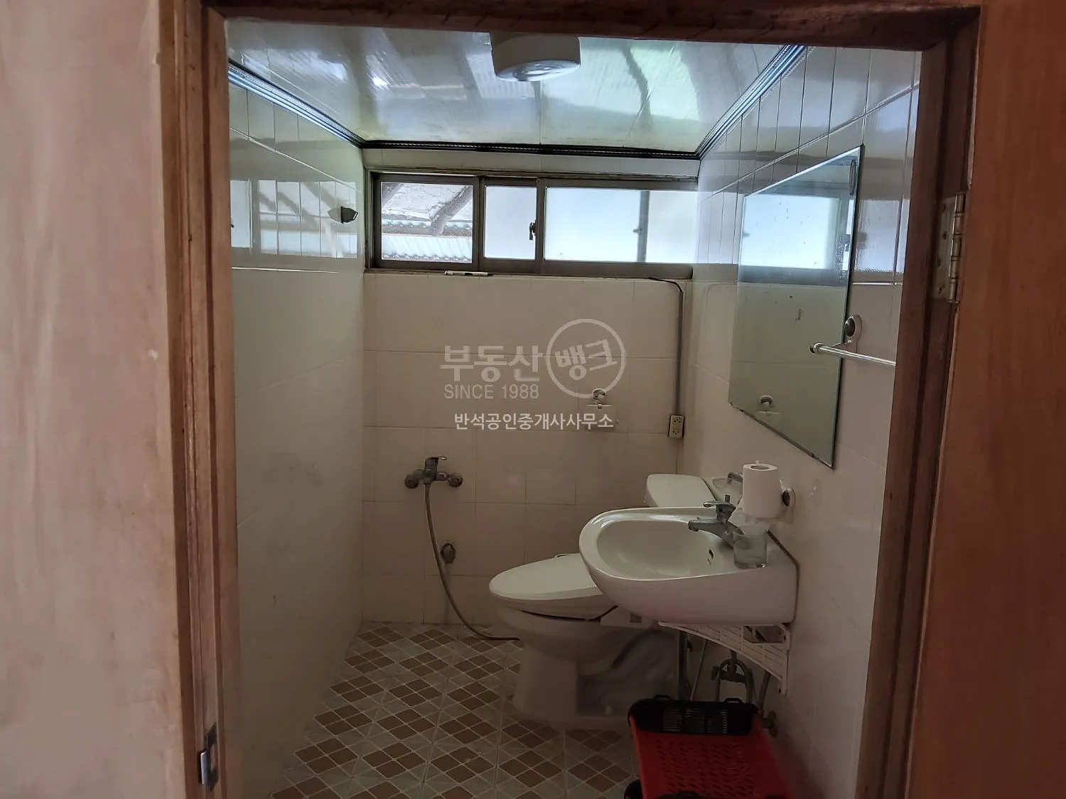 Rural Home for Sale in Gangjin, Jeonnam-Gwangju Integrated Special City, with Vegetable Garden and Two Adjacent Parcels photo 9