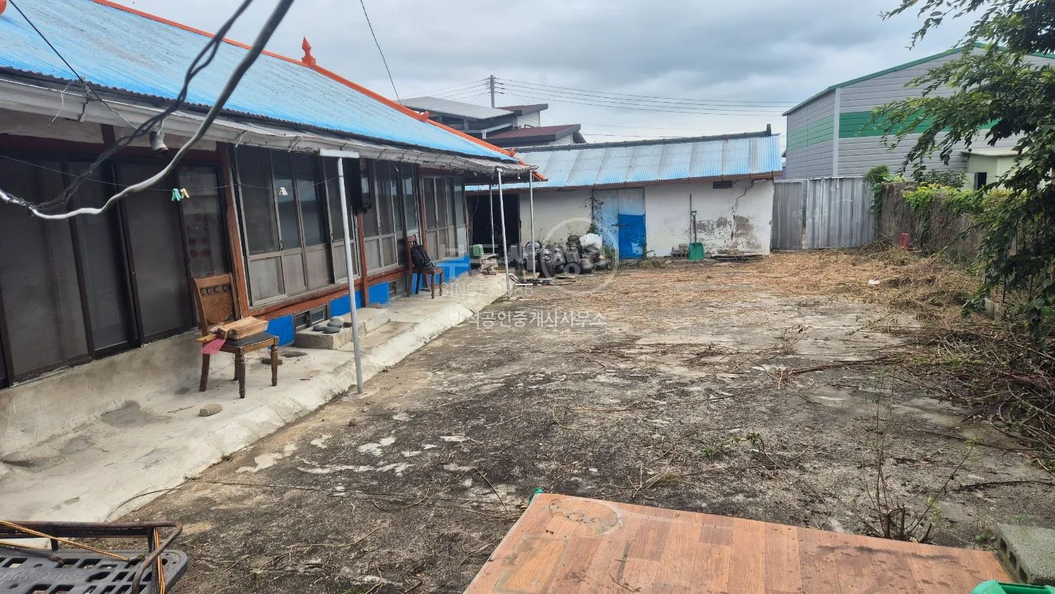 Rural Home for Sale in Gangjin, Jeonnam-Gwangju Integrated Special City, with Vegetable Garden and Two Adjacent Parcels photo 2