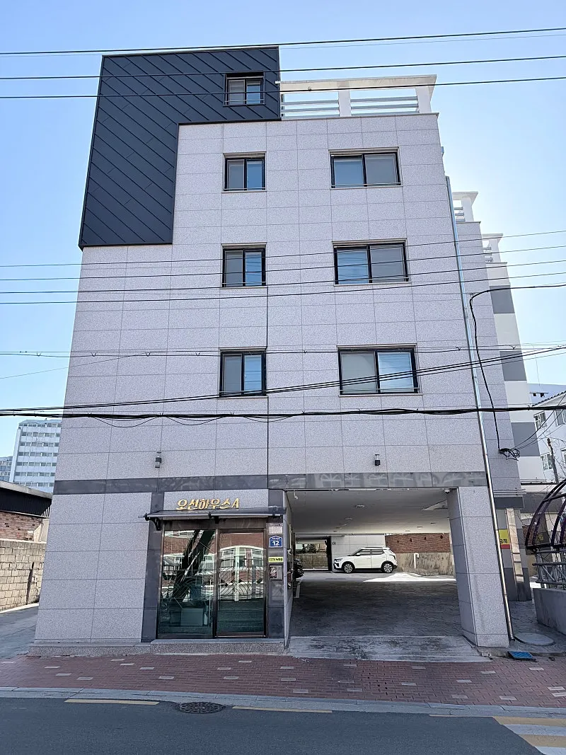 Studio Apartment Building for Sale in Yeongnang-dong, Sokcho-si photo 2