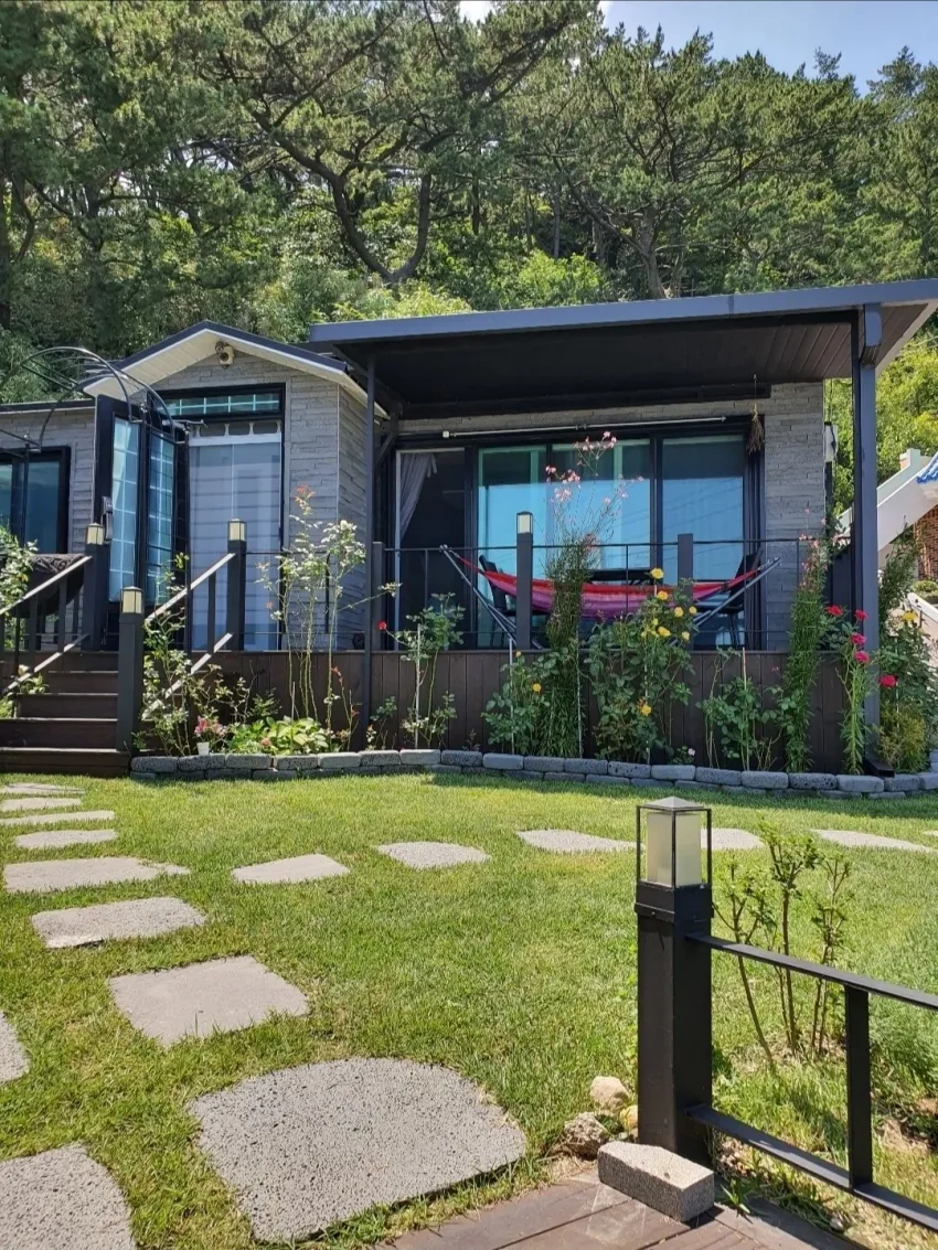 Pohang Janggi-myeon Coastal Country House for Sale, Fully Remodeled Home with Permanent Ocean View photo 2