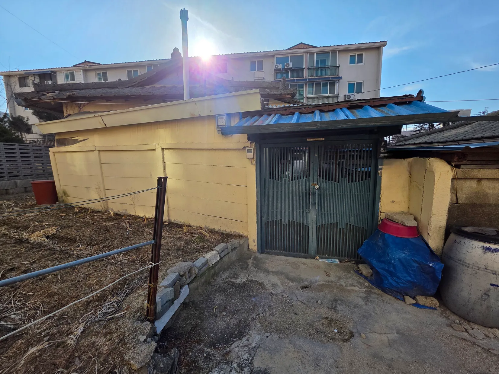 Sale of a Small House in the Downtown Area of Sinbaek-ro, Jecheon-si photo 4