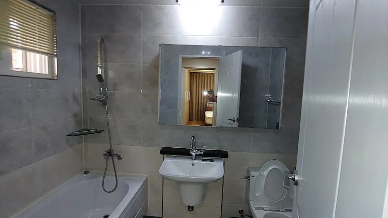Urgent Sale: Foreign-Style Townhouse in Dunpo-myeon, Asan, South Chungcheong — 180 Pyeong Land, 85 Pyeong Building photo 10
