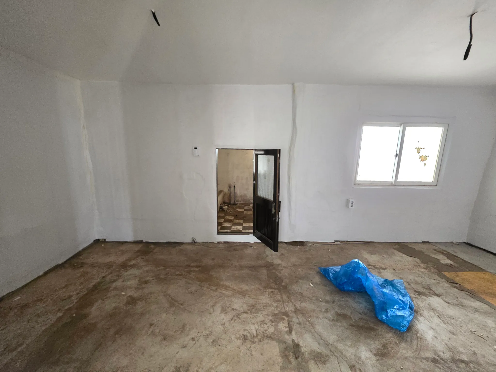 Sale of a House with a Superficies Right and a Large Yard photo 5