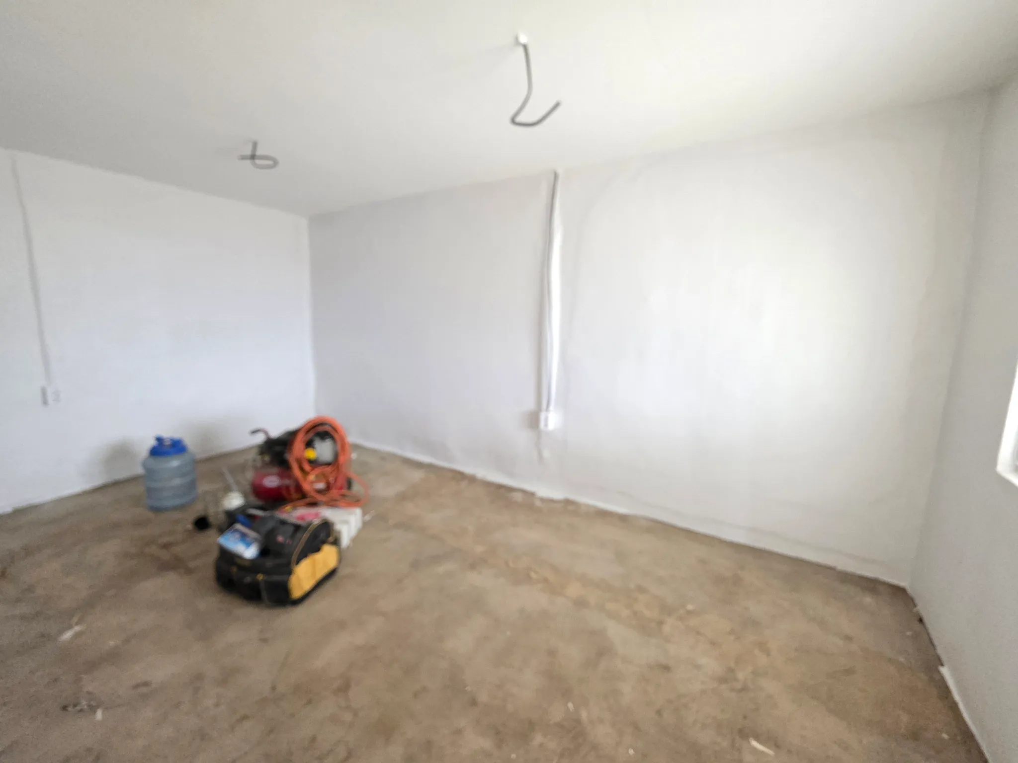 Sale of a House with a Superficies Right and a Large Yard photo 2