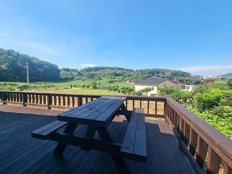 Country House for Sale in Sanhuri, Taean, Chungnam, with a Quiet Rural Setting and Large Lot photo 3
