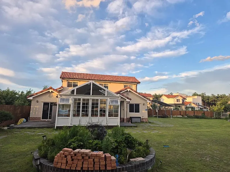 Rural Home for Sale in Seongdae-ri, Toseong-myeon, Goseong-gun, Gangwon-do, Near Bongpo Beach and Sokcho IC photo 3