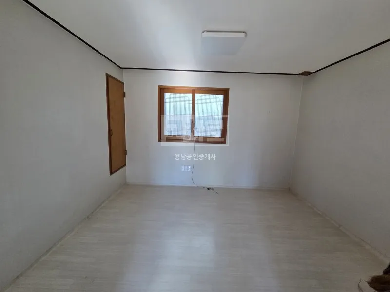Three-Bedroom Detached House for Sale in Gwangdo-myeon, Tongyeong, Gyeongsangnam-do, with a Yard and Completed Repairs photo 3