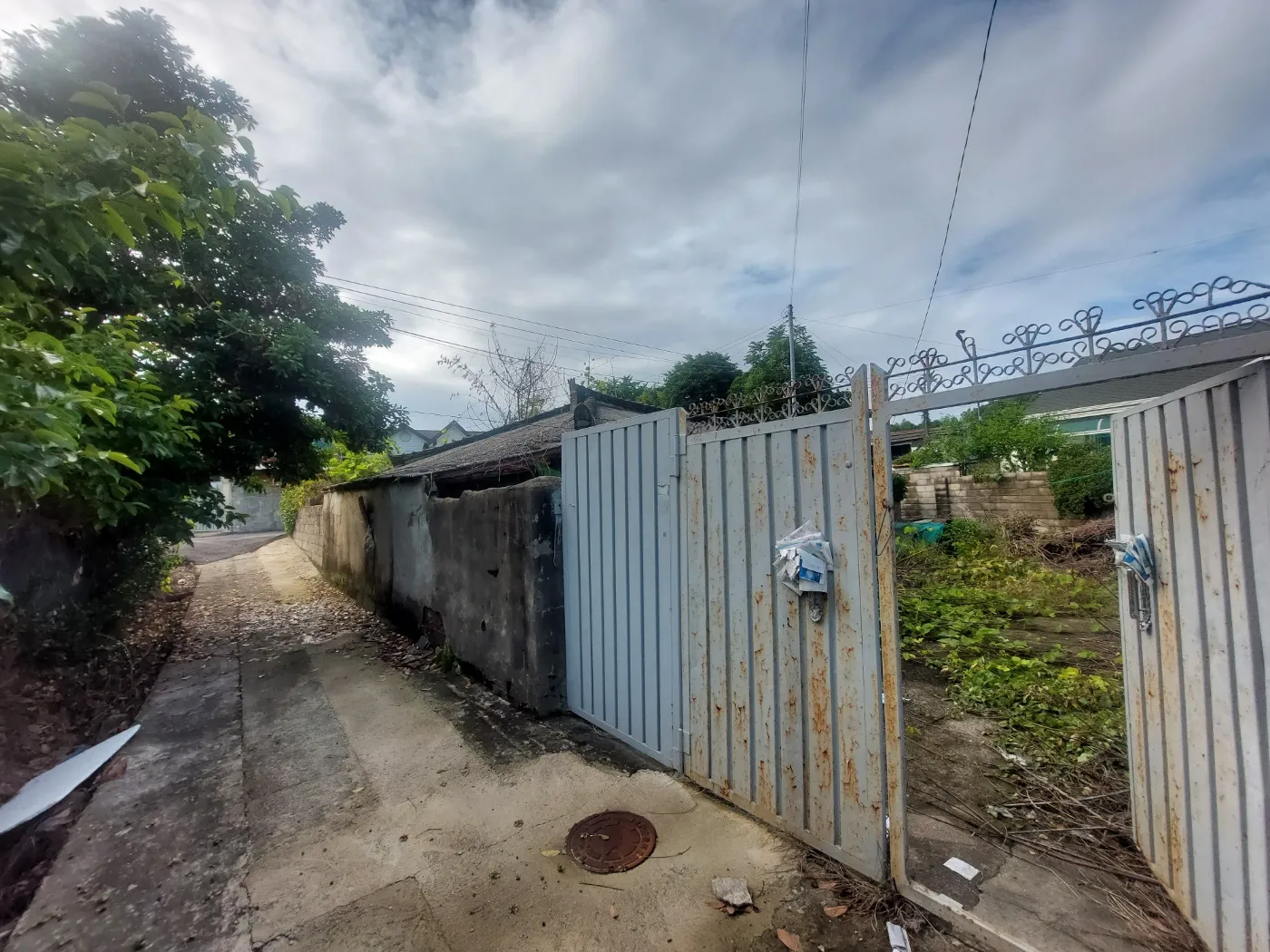 Farmhouse for Sale in Gwan’gi-ri, Yeosu, with Front and Rear Yards and Parking Space photo 2