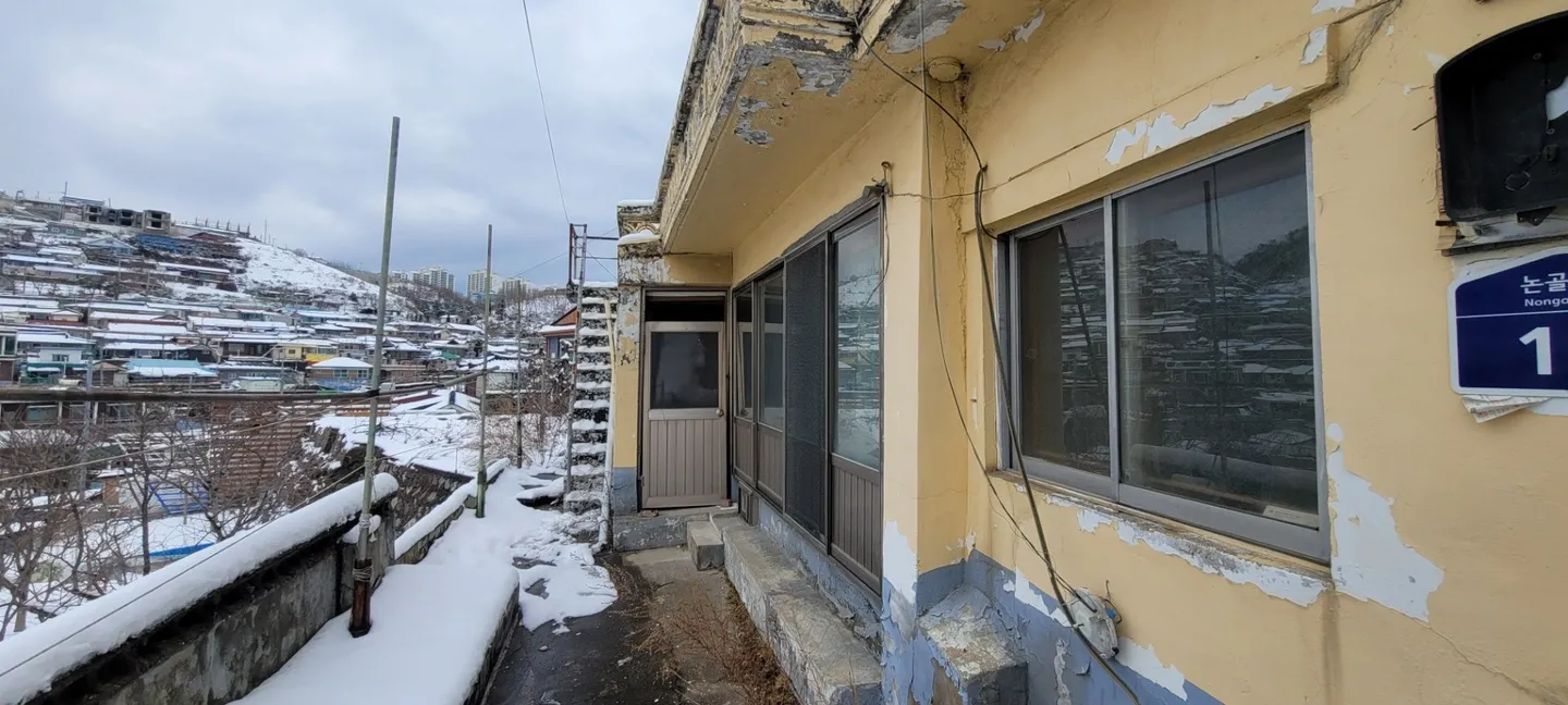 Donghae-si Mukhojin-dong Hillside Country House for Sale, 66 Million Won photo 3