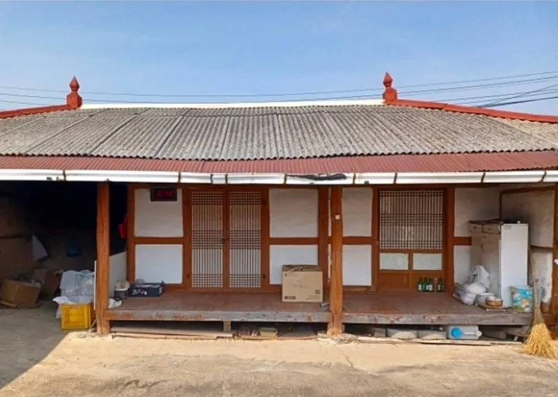 Rural House for Sale in Misan-myeon, Boryeong, Chungnam, with a Traditional Gudeul Room photo 2