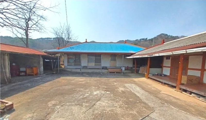 Rural House for Sale in Misan-myeon, Boryeong, Chungnam, with a Traditional Gudeul Room photo 6