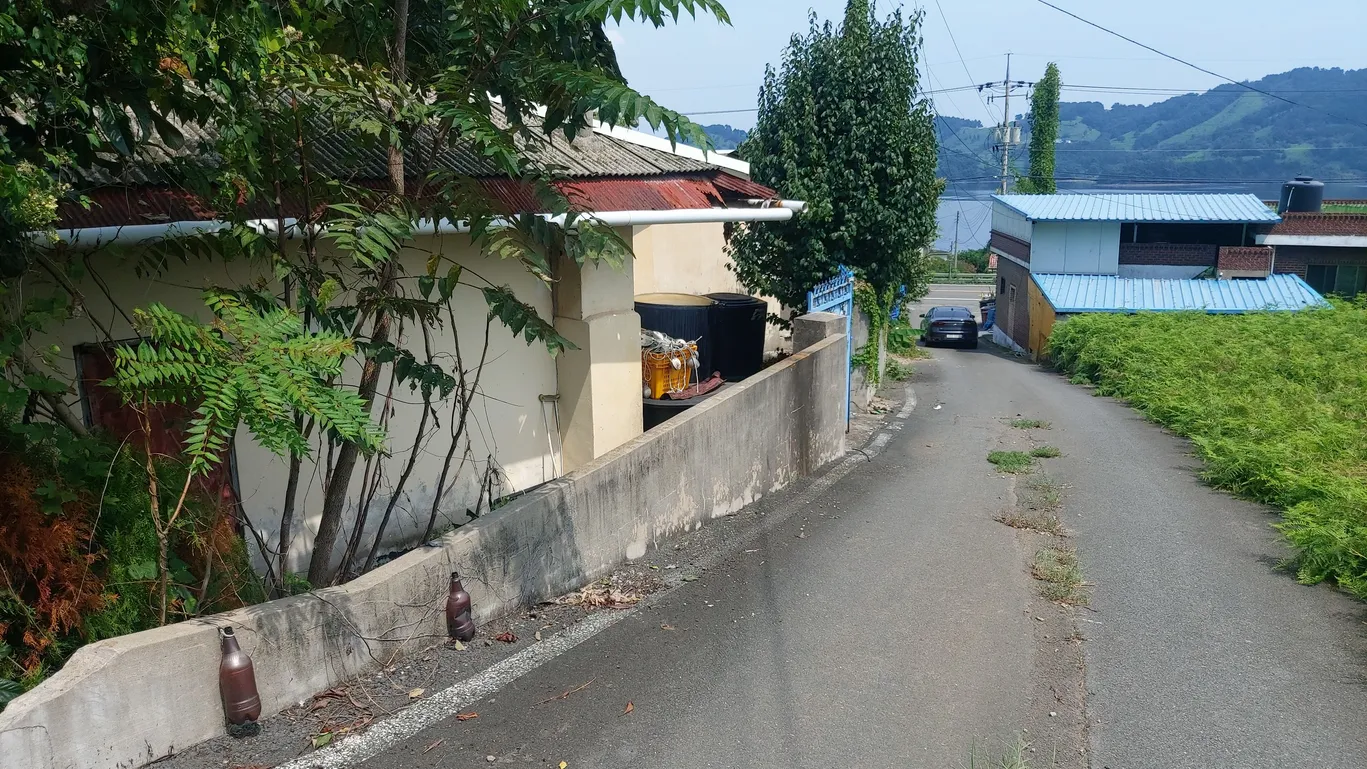 Village House and Pension/Country House Lot in Changseon-myeon, Namhae-gun photo 5