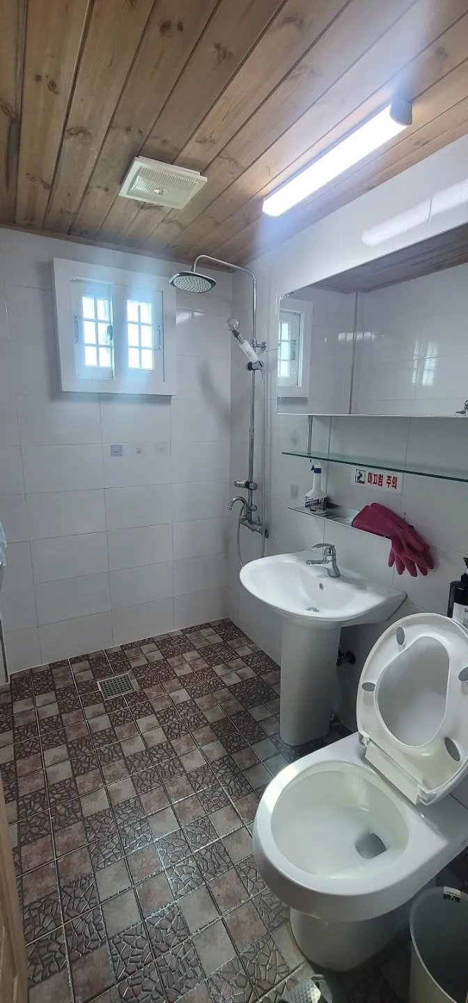 Sale of a Small Country House in Sinpyeong-ri, Daejeong-eup, Seogwipo-si, Jeju — 49.6㎡ · 130 million won photo 10
