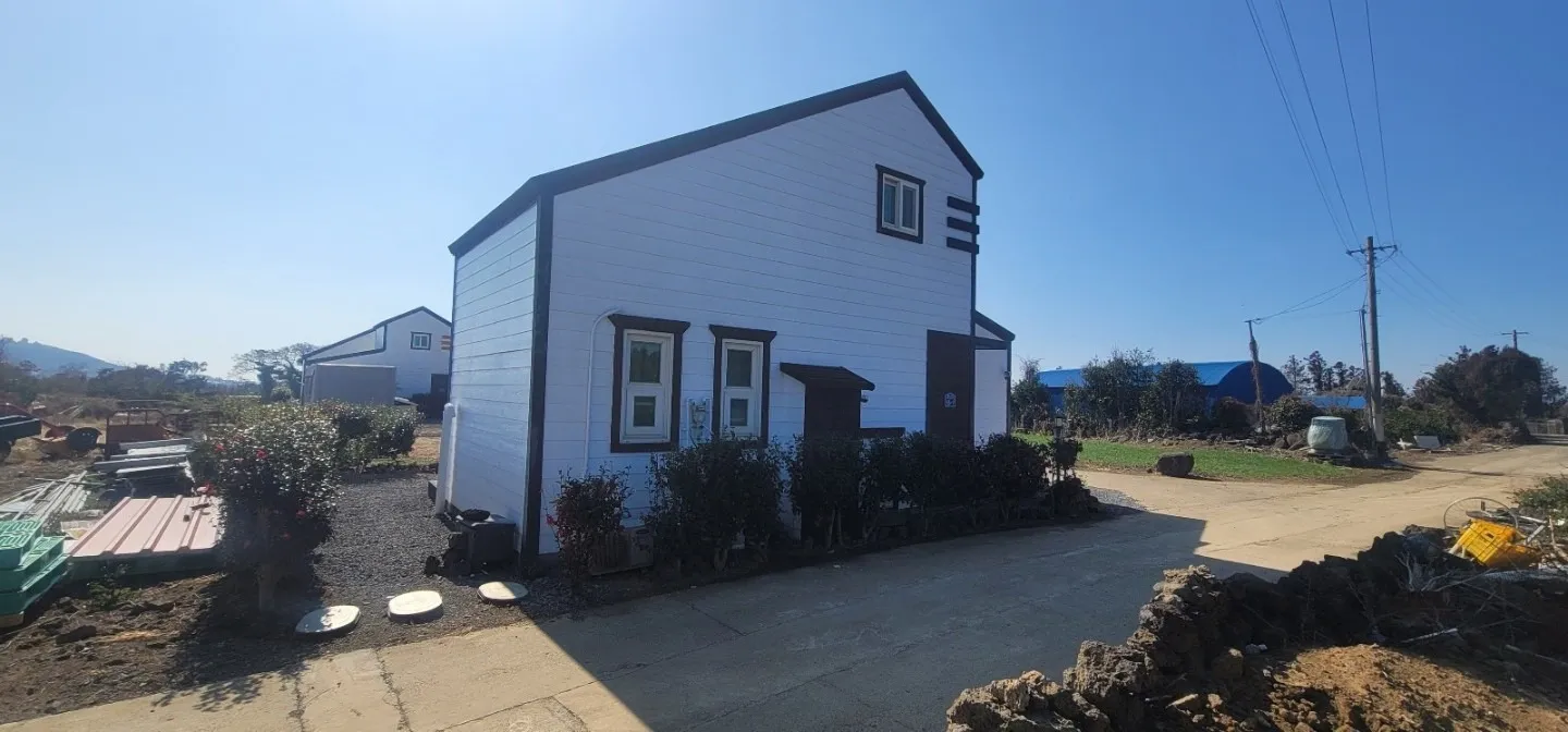 Sale of a Small Country House in Sinpyeong-ri, Daejeong-eup, Seogwipo-si, Jeju — 49.6㎡ · 130 million won photo 2
