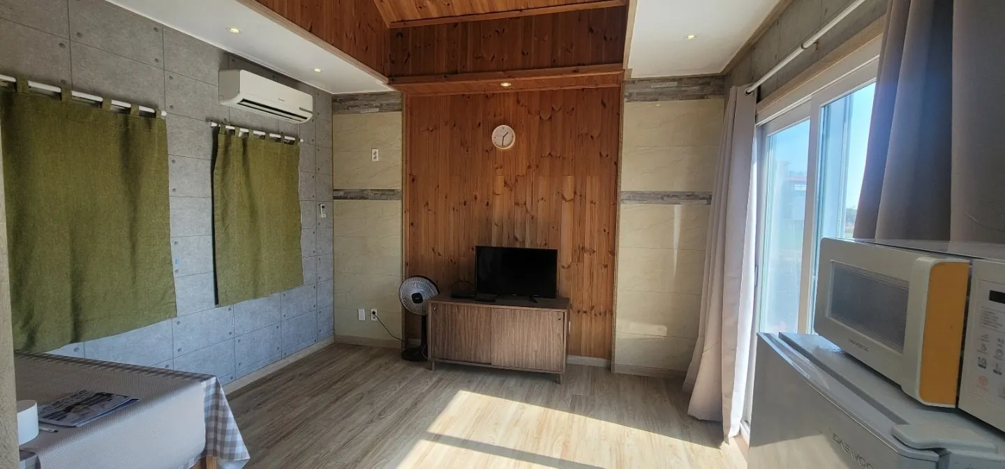 Sale of a Small Country House in Sinpyeong-ri, Daejeong-eup, Seogwipo-si, Jeju — 49.6㎡ · 130 million won photo 6