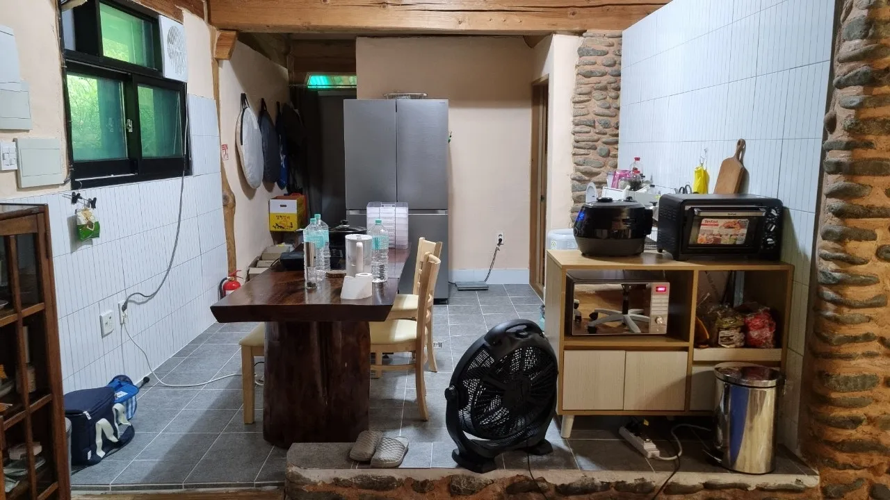 Country House for Sale Beneath a Mountain Near the Sea in Bongnam-ri, Maseo-myeon, Seocheon-gun photo 5