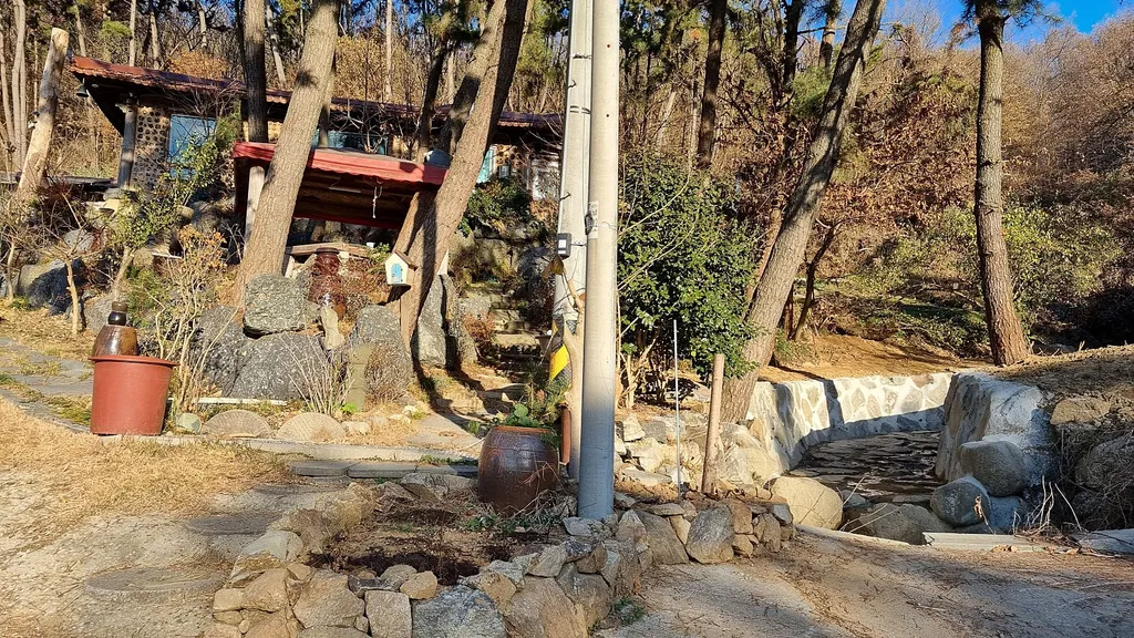 Country House for Sale Beneath a Mountain Near the Sea in Bongnam-ri, Maseo-myeon, Seocheon-gun photo 2