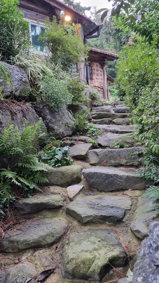 Country House for Sale Beneath a Mountain Near the Sea in Bongnam-ri, Maseo-myeon, Seocheon-gun photo 3