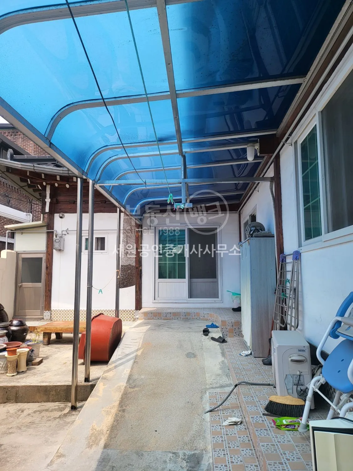 Renovated Wooden Detached House Near Jinmyeong School in Pyeonghwa-dong photo 6