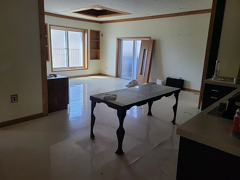 Urgent Sale: Commercial-Residential Building Near Chuknyeongsan Natural Recreation Forest for Living and Business photo 4
