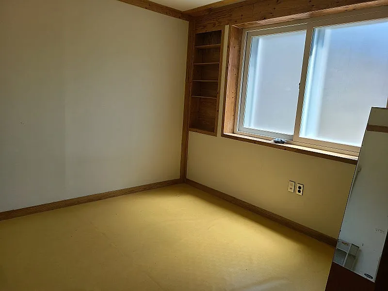 Urgent Sale: Commercial-Residential Building Near Chuknyeongsan Natural Recreation Forest for Living and Business photo 6