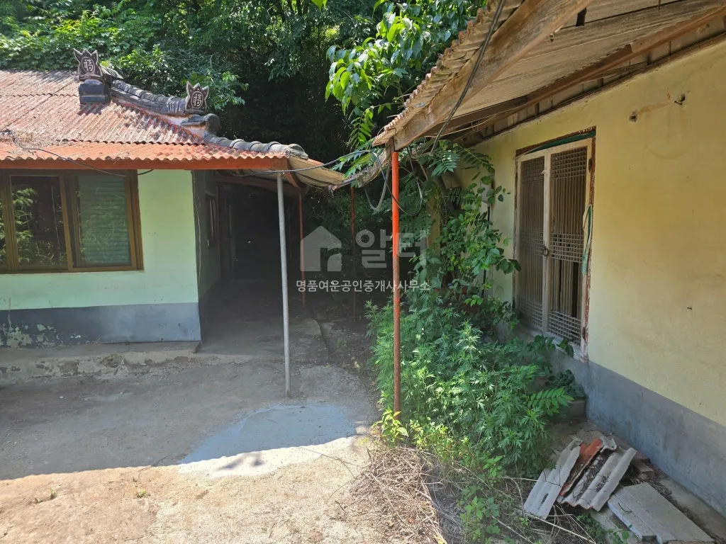 Farmhouse for Sale in Daepo Village, Sora-myeon, Yeosu photo 2