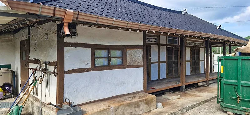 Urgent Sale: Traditional Hanok Country House with a Large Yard in Munpyeong-myeon, Naju-si, Jeonnam Gwangju photo 3