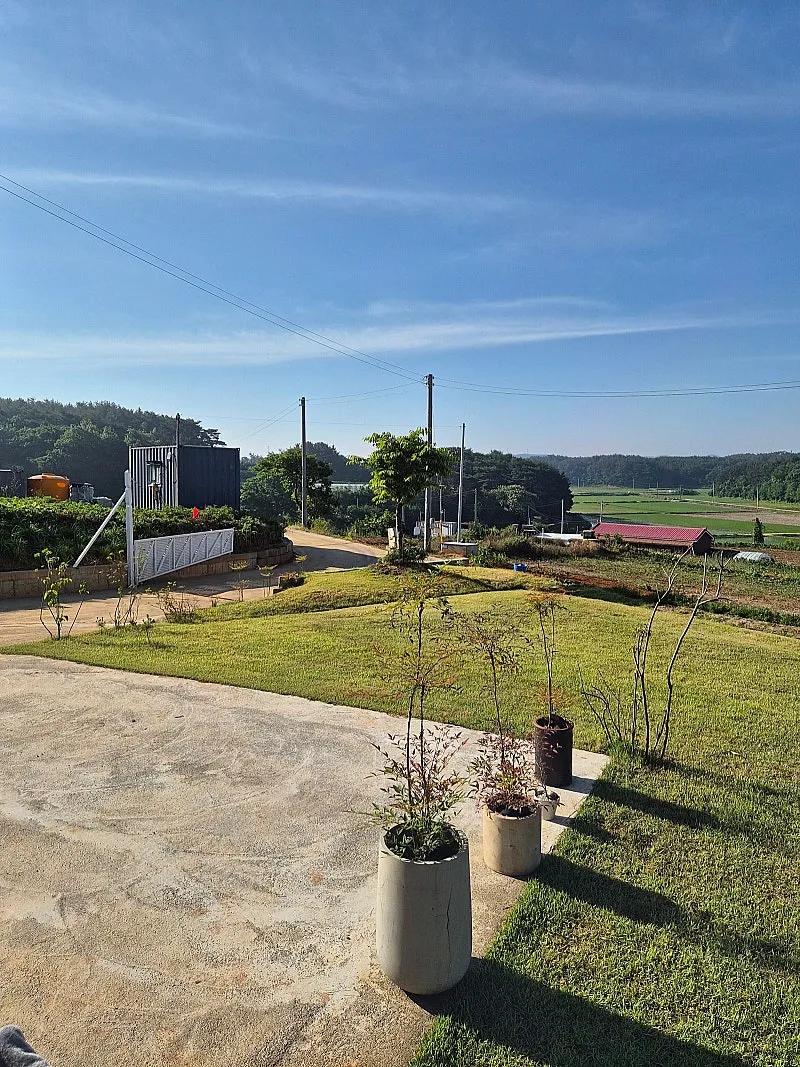 Rural Home for Sale in Nam-myeon, Taean, South Chungcheong Province, with a Yard and 410 Pyeong of Field photo 3