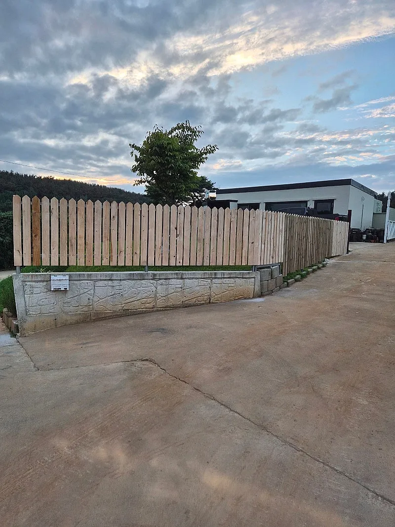 Rural Home for Sale in Nam-myeon, Taean, South Chungcheong Province, with a Yard and 410 Pyeong of Field photo 6