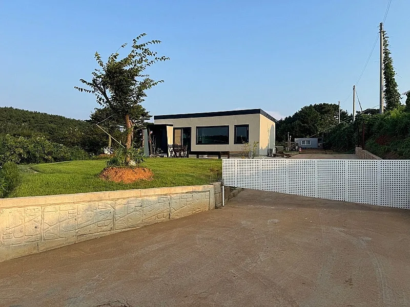 Rural Home for Sale in Nam-myeon, Taean, South Chungcheong Province, with a Yard and 410 Pyeong of Field photo 4