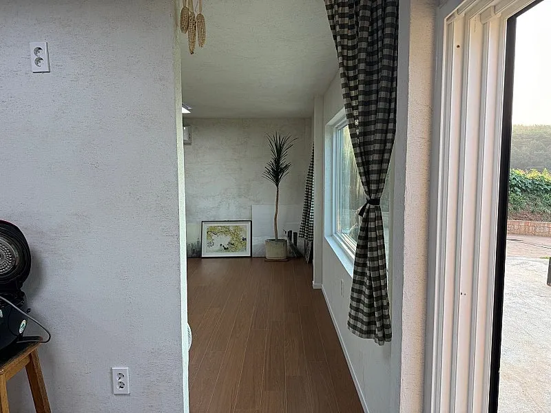 Rural Home for Sale in Nam-myeon, Taean, South Chungcheong Province, with a Yard and 410 Pyeong of Field photo 9
