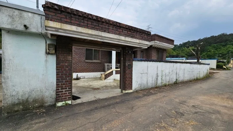 Quiet Country House for Sale Near Jinju Arboretum, 70 Million Won photo 2