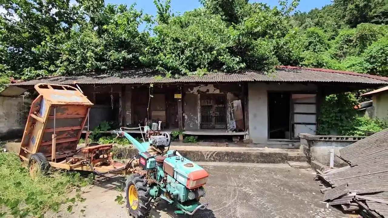 Sale of a Derelict Village House in Samdong-myeon, Namhae-gun, Land Area 205㎡ photo 3