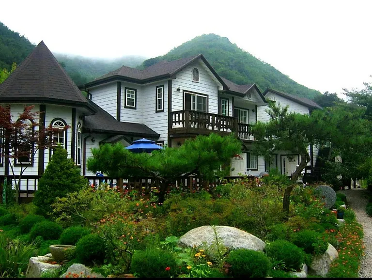 양평 옥천면 시골집 방 한 개 월세, 계곡 인근 한 달 살이 매물 사진