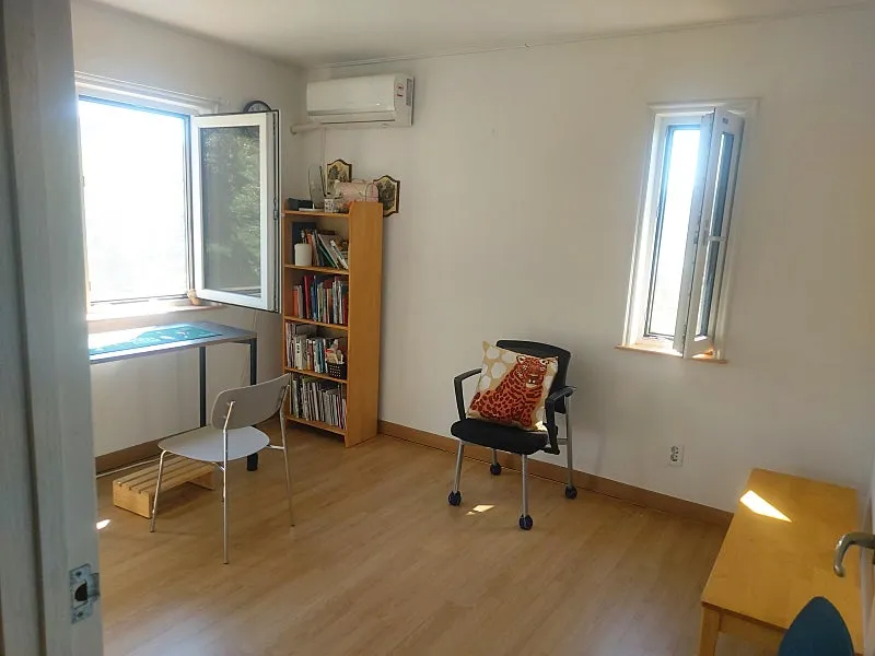 Country House for Sale in Angdeok-ri, Gaegun-myeon, Yangpyeong, Within a Residential Complex photo 2