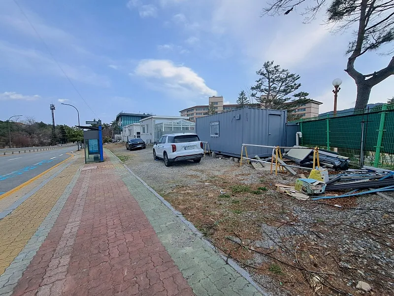 Sale of 335-Pyeong Land with Three Neighborhood Commercial Facilities and One Residence on Oncheon-ro, Sokcho photo 7