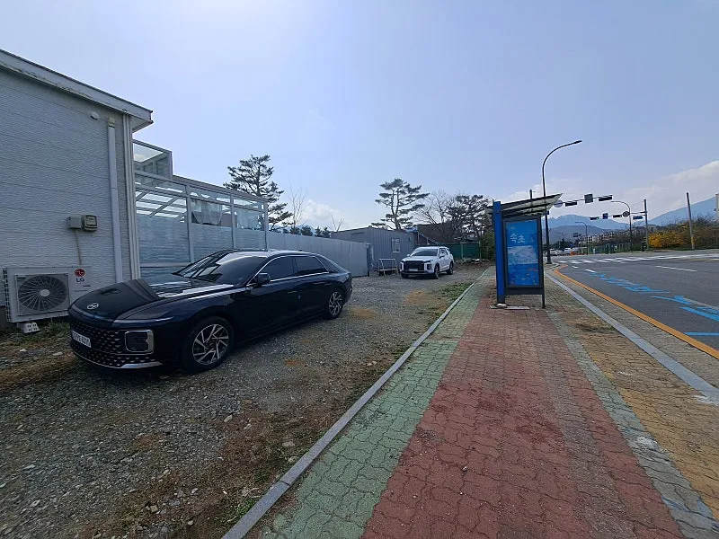Sale of 335-Pyeong Land with Three Neighborhood Commercial Facilities and One Residence on Oncheon-ro, Sokcho photo 8