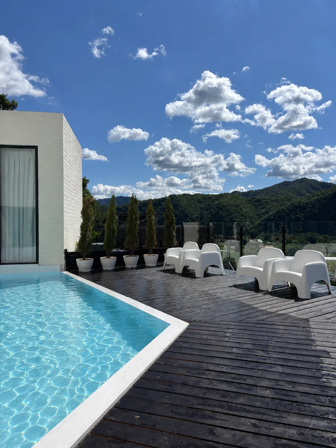 Sale of Two Private Pool Villas in Nam-myeon, Hongcheon-gun, with an Infinity Pool and Recent Remodeling photo 8
