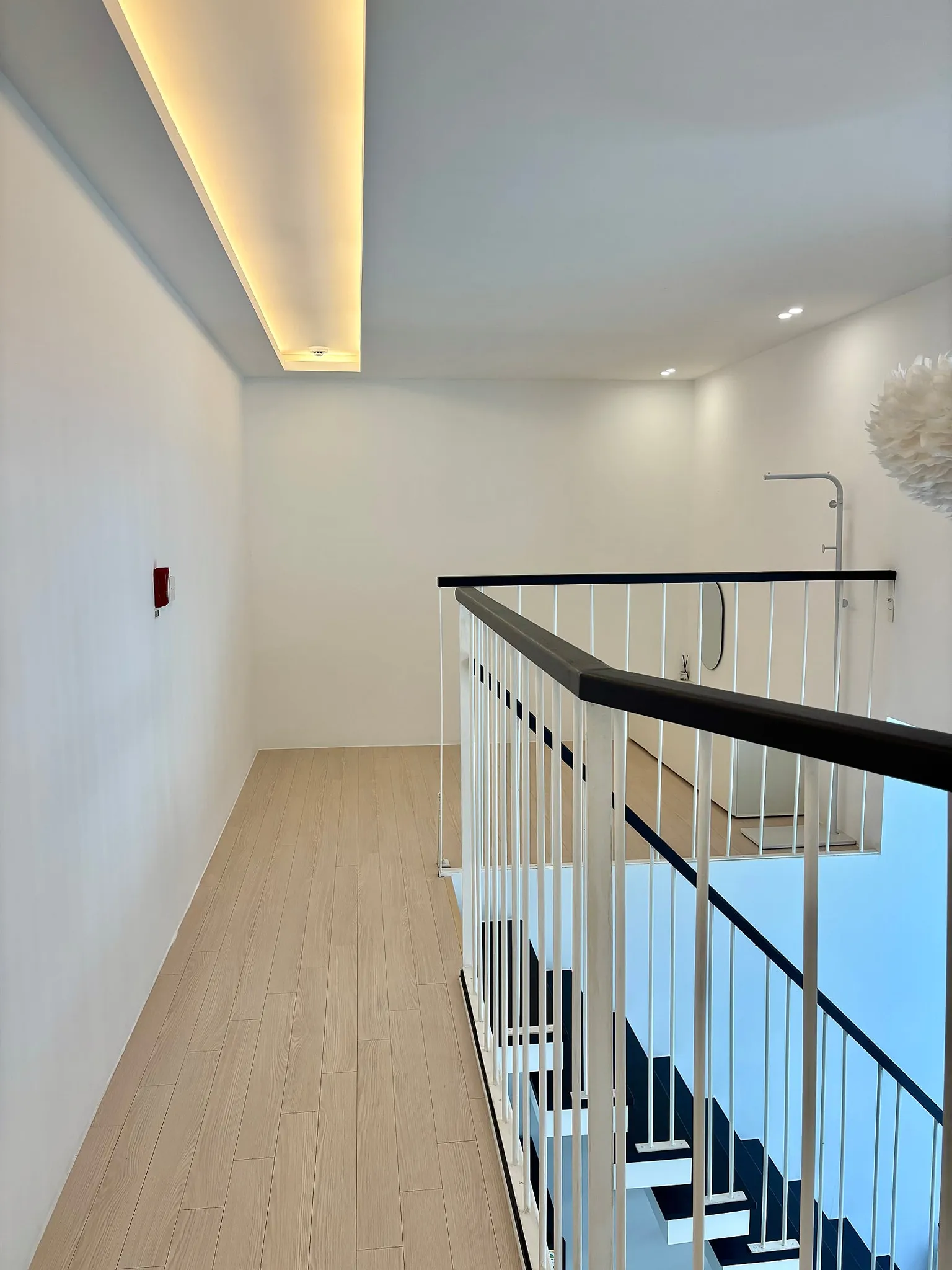Sale of Two Private Pool Villas in Nam-myeon, Hongcheon-gun, with an Infinity Pool and Recent Remodeling photo 3