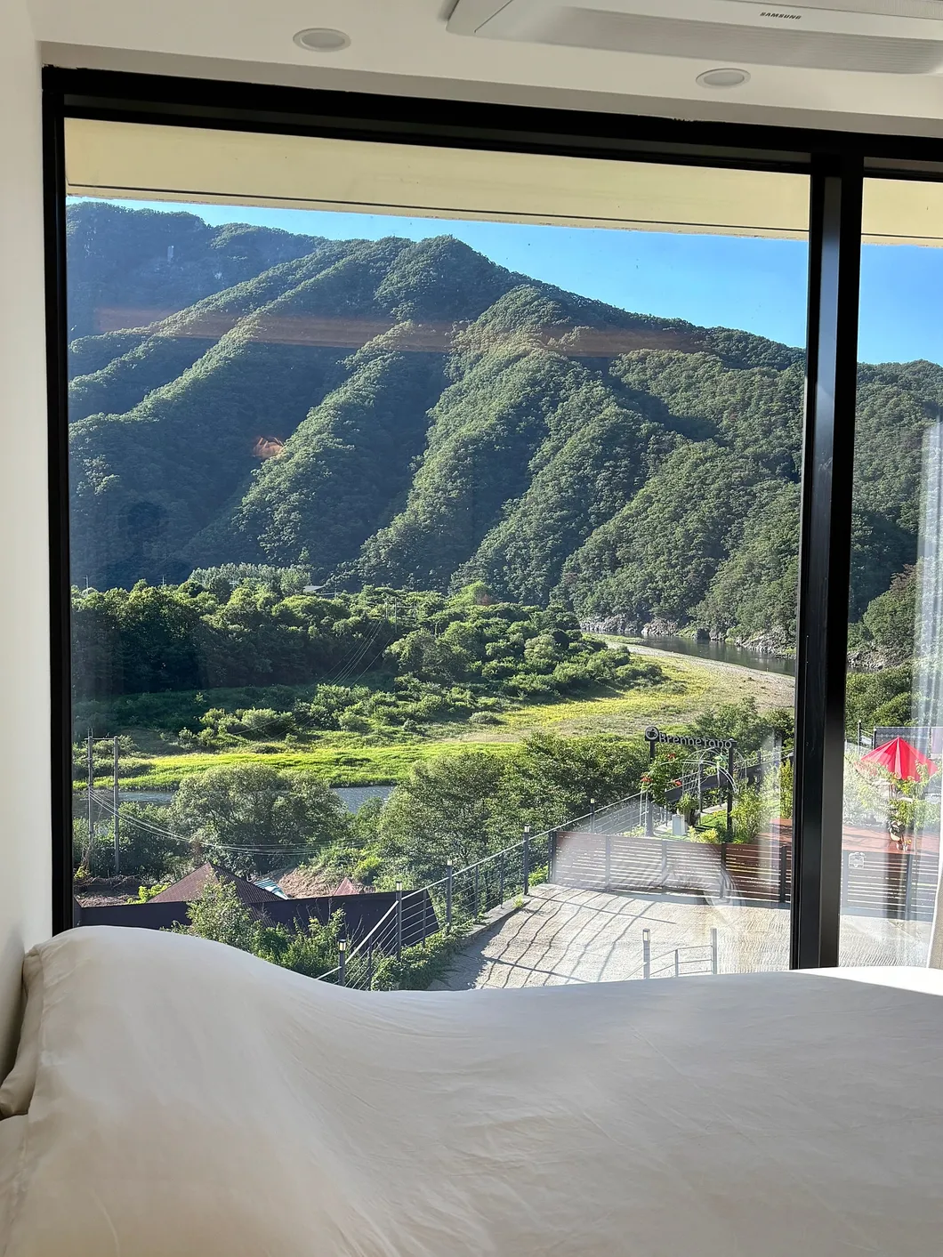Sale of Two Private Pool Villas in Nam-myeon, Hongcheon-gun, with an Infinity Pool and Recent Remodeling photo 5