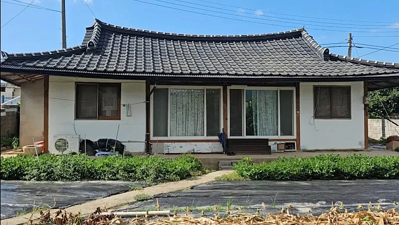 South-Facing Rural House for Sale in Heungdeok-myeon, Gochang, Jeonbuk photo 2