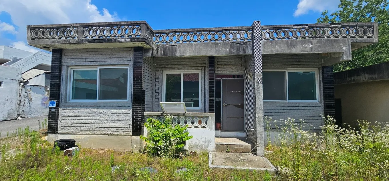 House for Sale in a Cozy Village at the Far End of Cheongpung Lake photo 2