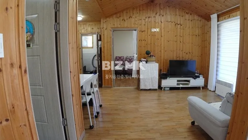 Taean Nam-myeon Country House for Sale, Wooden Second Home with Views of the Fields and Bunam Lake photo 3