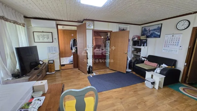 Country House for Sale in Inpyeong-ri, Taean-eup, Taean County photo 4