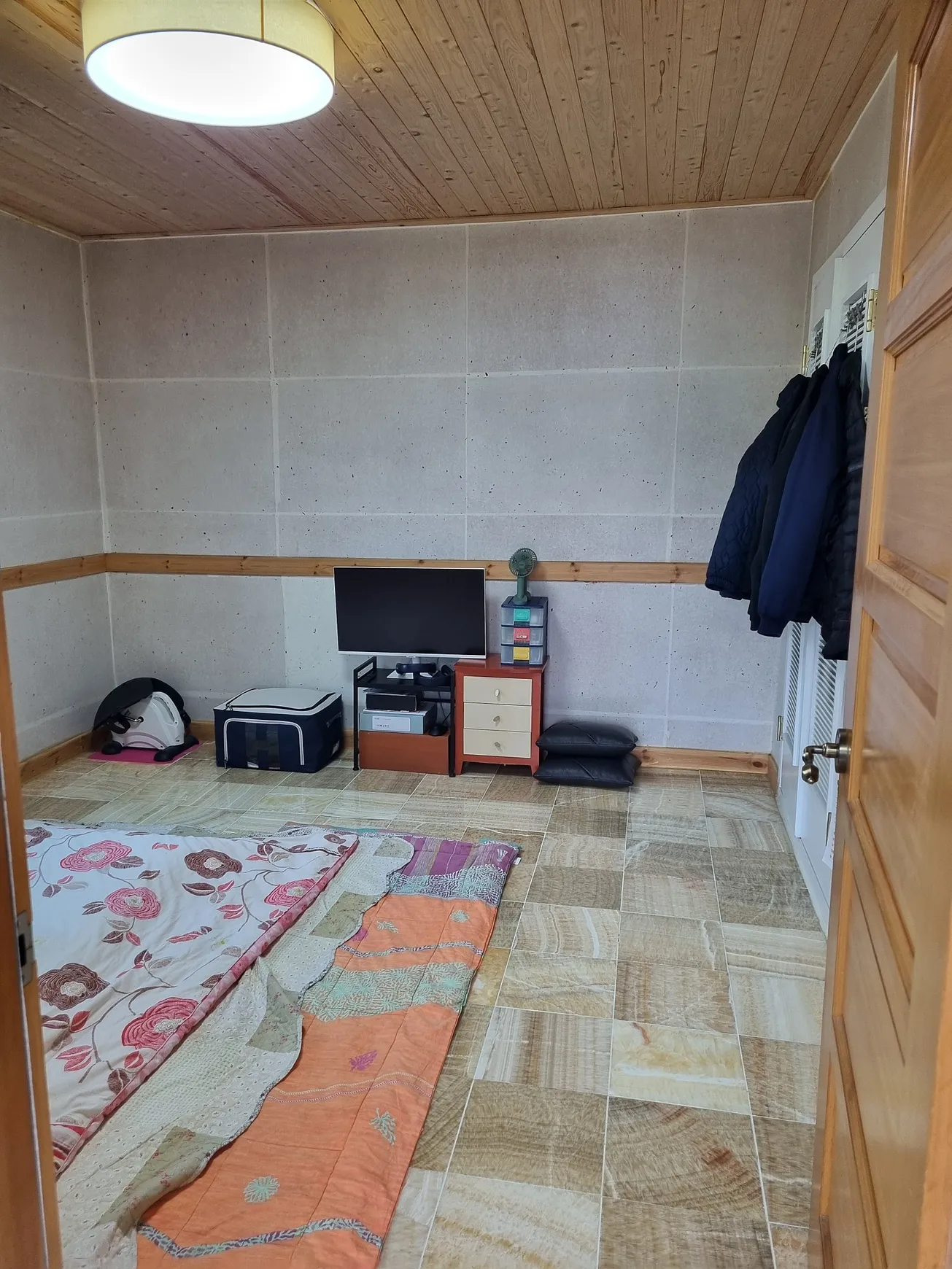 Country Home in Unju-myeon, Wanju, with a Beautiful View of Daedunsan Mountain photo 6