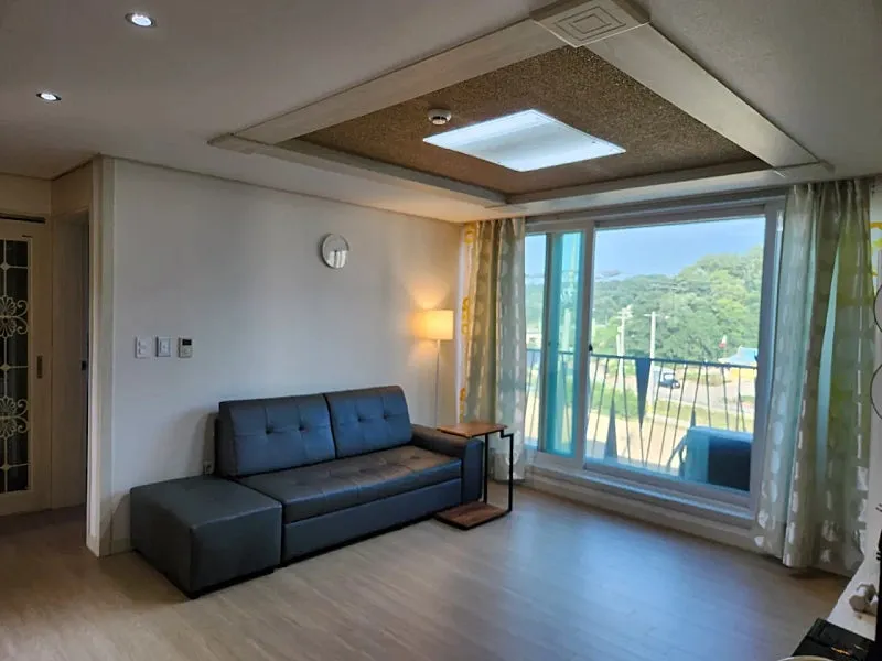 Top-Floor Villa for Sale in Songak-eup, Dangjin, with Good Privacy and a Rural-House Feel photo 4