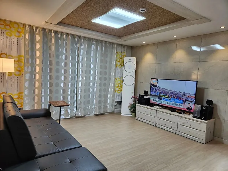 Top-Floor Villa for Sale in Songak-eup, Dangjin, with Good Privacy and a Rural-House Feel photo 5