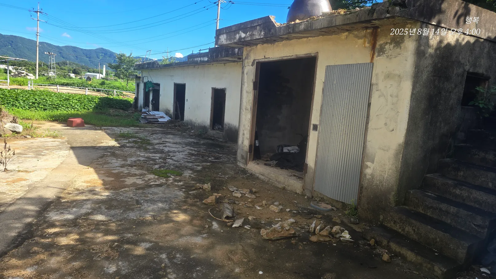 Single-Story Detached House for Sale at the Entrance to Uihang-ri Village, with a Wide Access Road photo 4